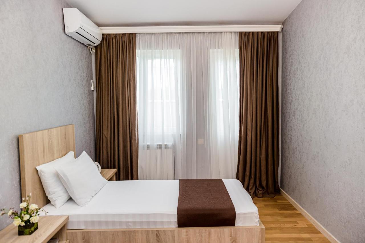 Dat Exx Apartments On Liberty Square Tbilisi Eksteriør bilde